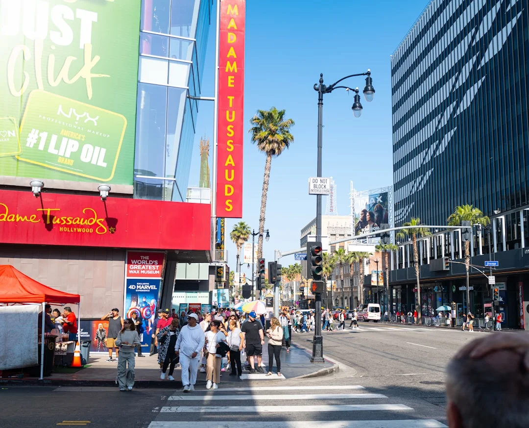 Los Angeles local atmosphere and culture