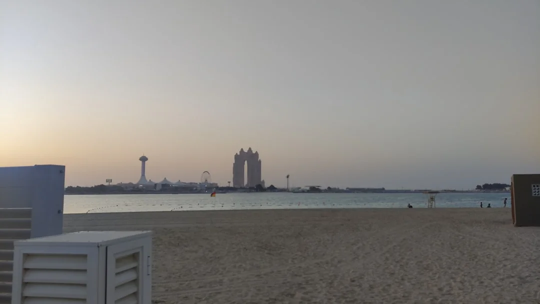 Abu Dhabi scenic view and landmarks